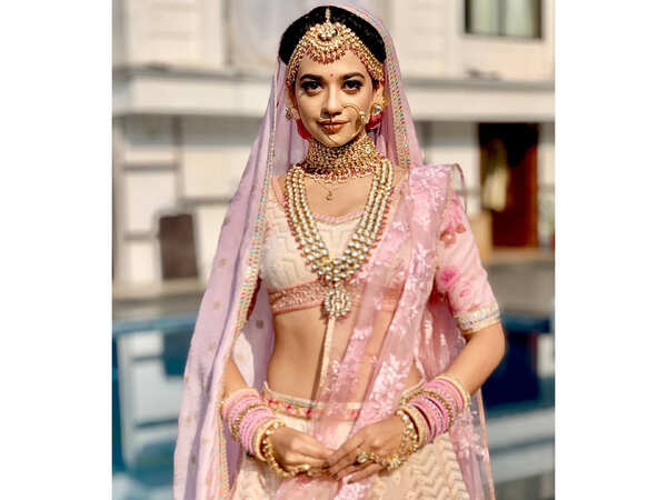 Shruti Sharma Photos