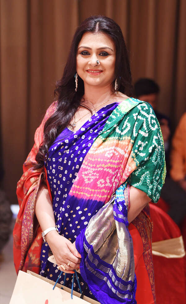 Debjani Chatterjee Photos