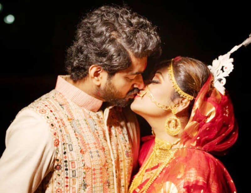 Inside pics from Mimi Dutta and Om Sahani's wedding ceremony