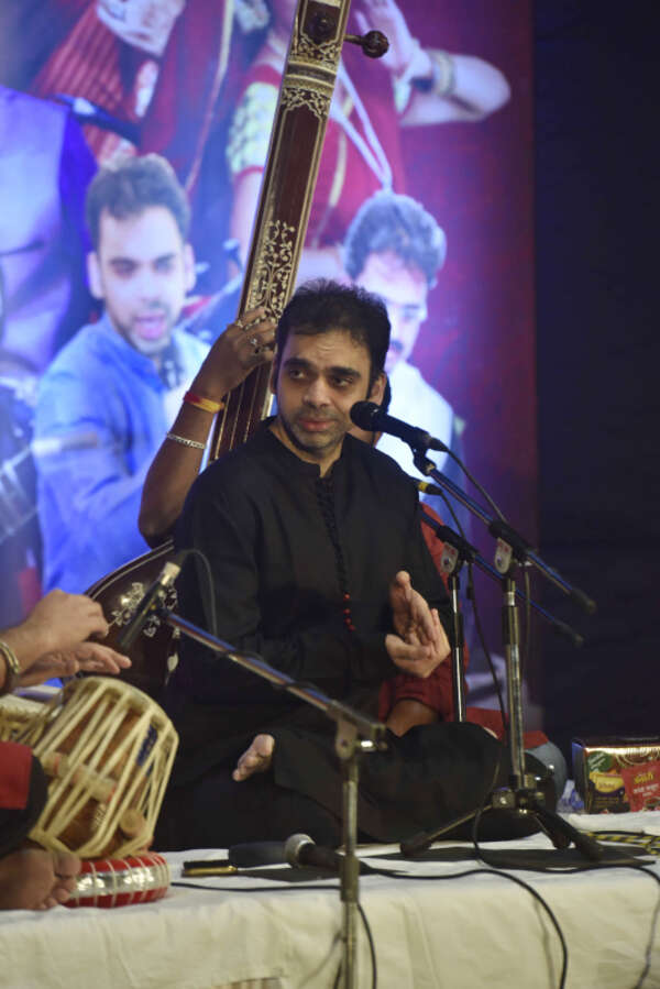 Rahul Deshpande Pictures