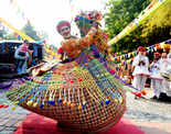 Delhiites attend Tribal fest at Dilli Haat