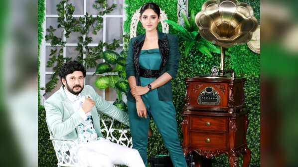 Ayesha - Vishnu Vijay