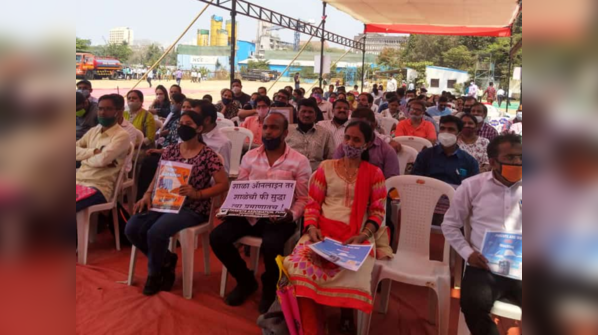 Parents protest at Azad Maidan