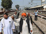 Farmers observe 'rail roko' agitation