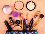 Using Comedogenic cosmetics