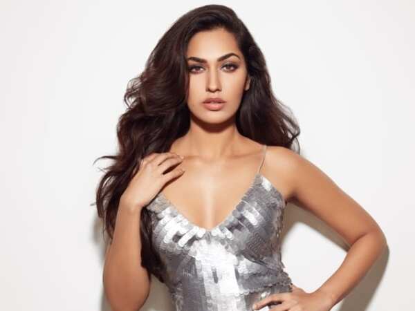 Jhataleka Malhotra Photos