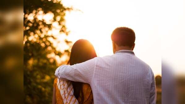 The pros and cons of marrying without dating
