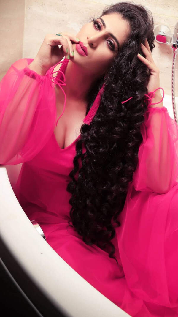 Neha Saxena Images