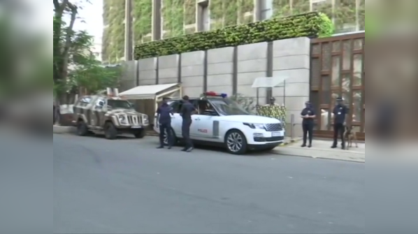 Threat letter in car outside Antilia
