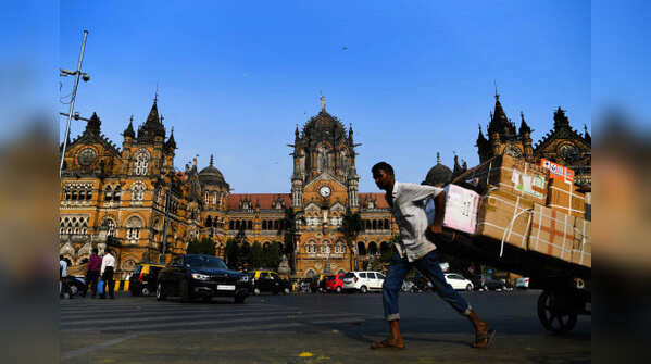 Everyday Mumbai scenes