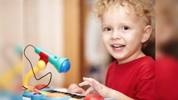Loud toys and action figures