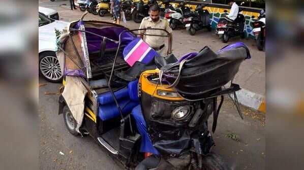 Auto rickshaw driver killed in accident