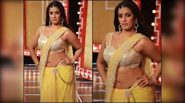 Successful debut opposite Simbu in Podaa Podi (2012)