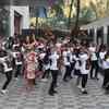Article image for: Nora Fatehi participates in a flash mob to celebrate the success of ‘<i class="tbold">dilbar</i>’