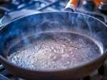 ​Soak grease from a pan