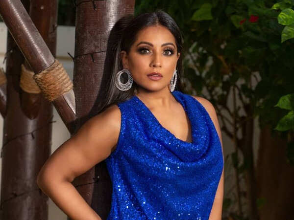 Meghna Naidu Images