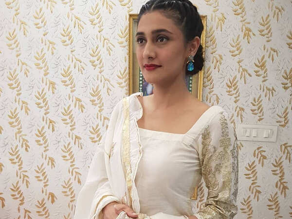 Ragini Khanna Wallpapers