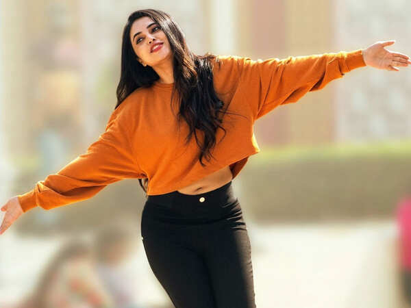 Priyanka Arul Mohan Pictures