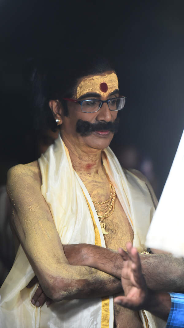 Manobala Photos