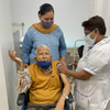 Veteran Actor Ramesh Deo gets his vaccine shot