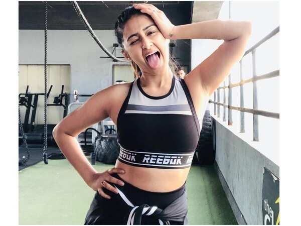Farnaz Shetty Pictures
