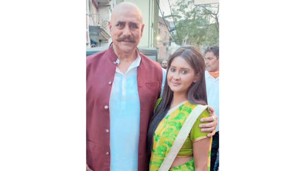 Kanchi Singh with her reel dad