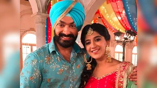 Nimrit Ahluwalia and Avinesh Rekhi in Choti Sarrdaarni