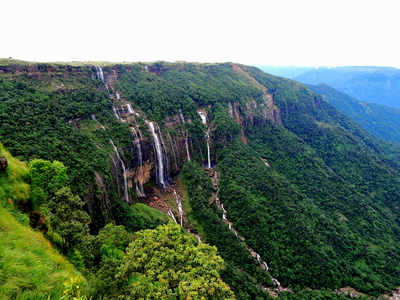 Nohsngithiang Falls or Mawsmai Falls, Meghalaya (315m or 1033 ft)