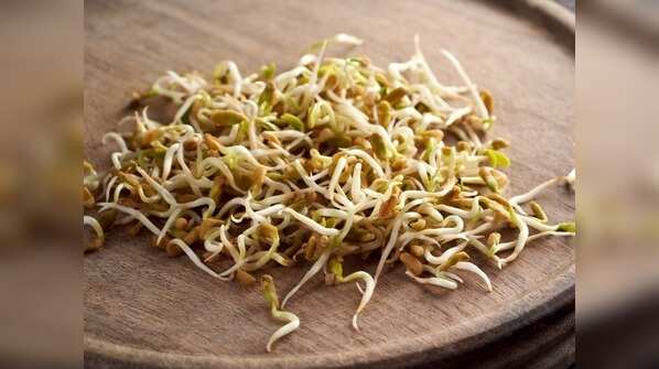Sprouted fenugreek seeds as a snack