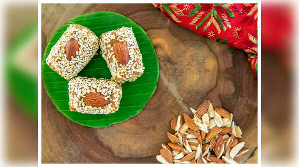 Almonds & sesame pinni
