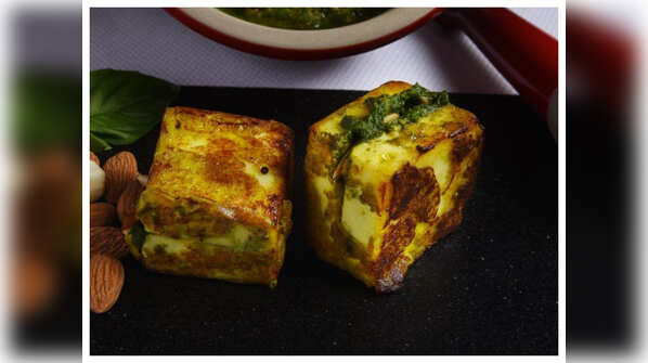 Almond Pesto & Paneer Tikka