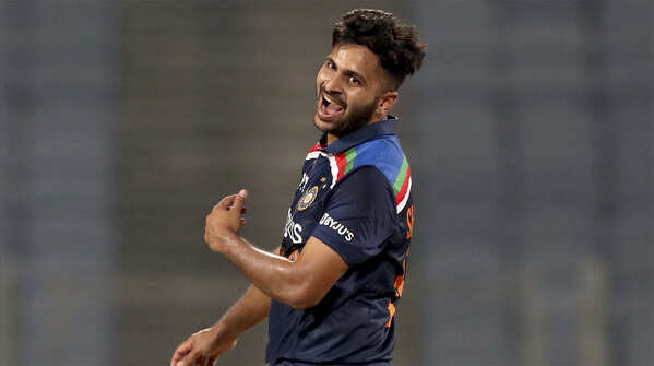 Shardul-Bhuvi take 7 wickets