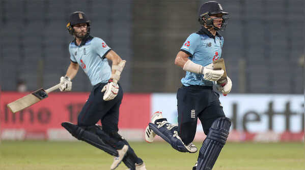 Curran-Wood stage late fightback