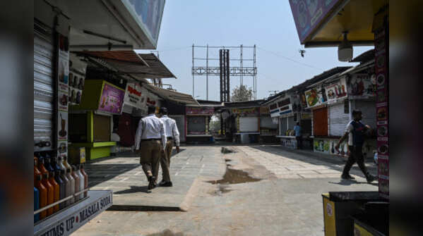 Shops shut at Juhu Chowpatty
