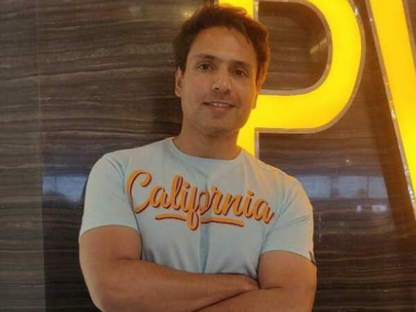 Iqbal Khan Photos