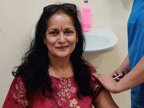 Himani Shivpuri Photos