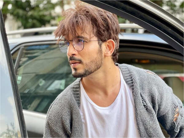 Arjun Bijlani Photos