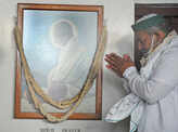 Farmer leader Rakesh Tikait visits Sabarmati Ashram