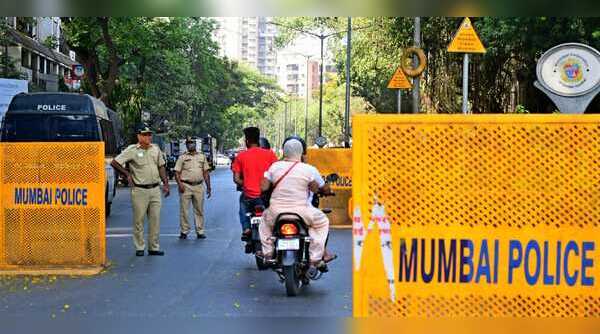 Checking at SV Road