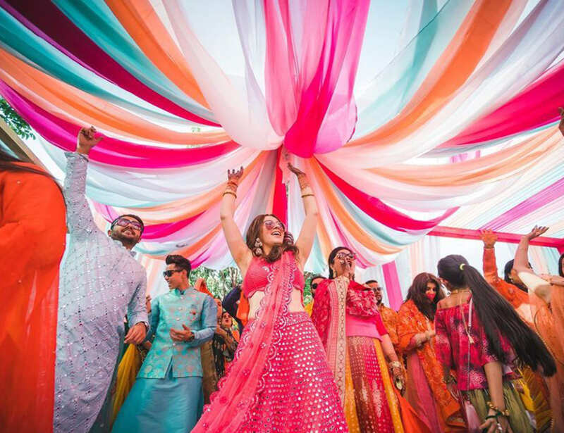 These stunning pictures of Hansika Motwani from her brother's sangeet you just can't give a miss!