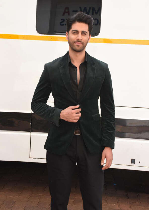 Ehan Bhat Images