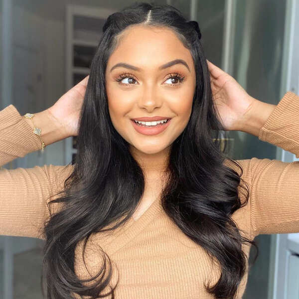 Afshan Azad Pictures