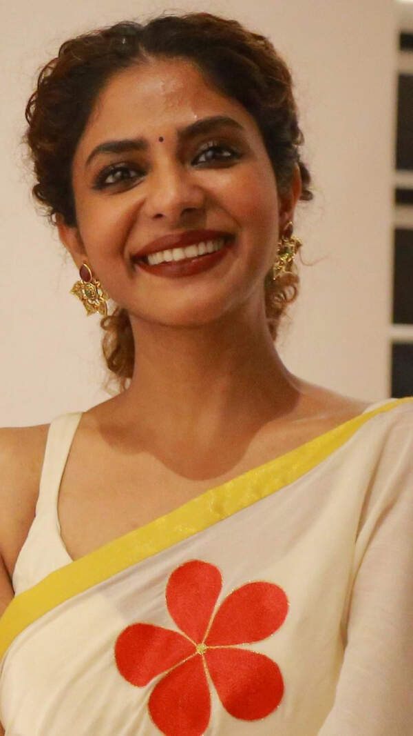Poornima Indrajith Photos