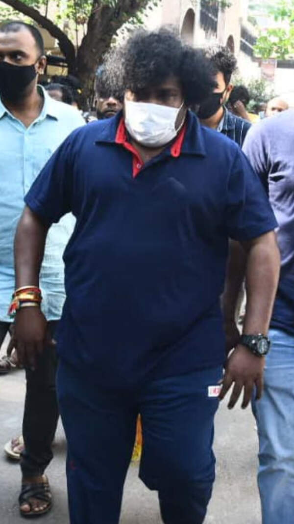 Yogi Babu Wallpapers