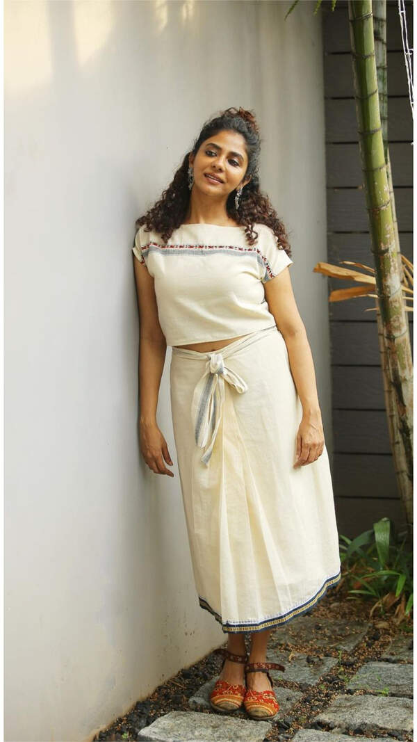 Poornima Indrajith Wallpapers
