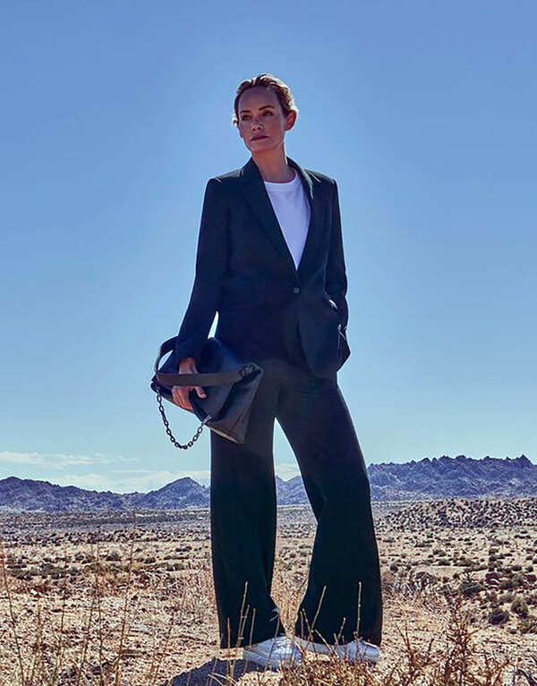 Amber Valletta