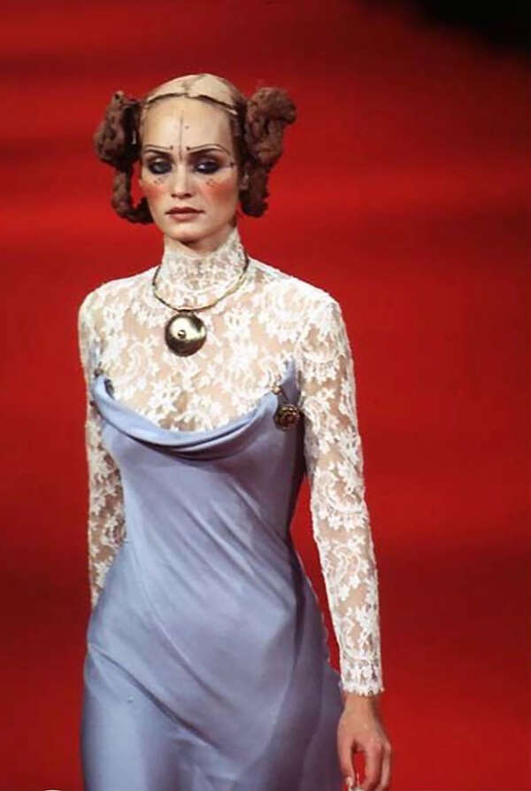 Amber Valletta