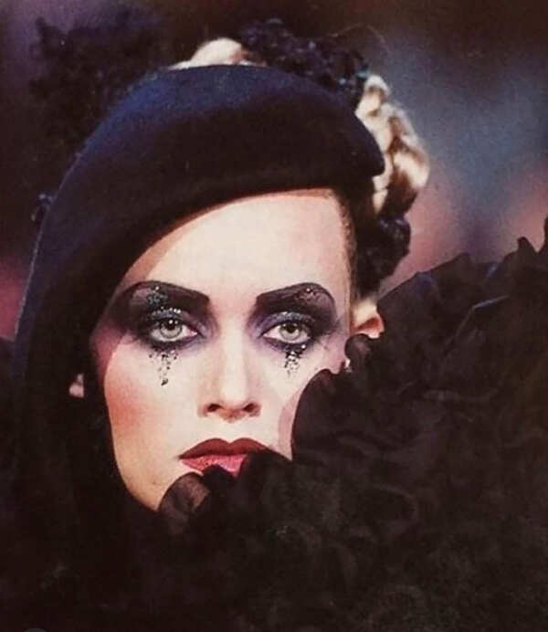 Amber Valletta Pictures