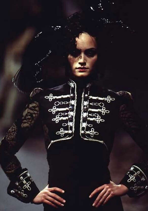 Amber Valletta