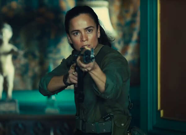 Alice Braga Photos